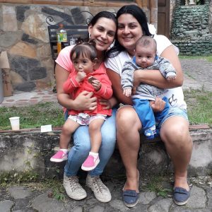 Fundacion-con-las-manos-de-maria-y-jesus11